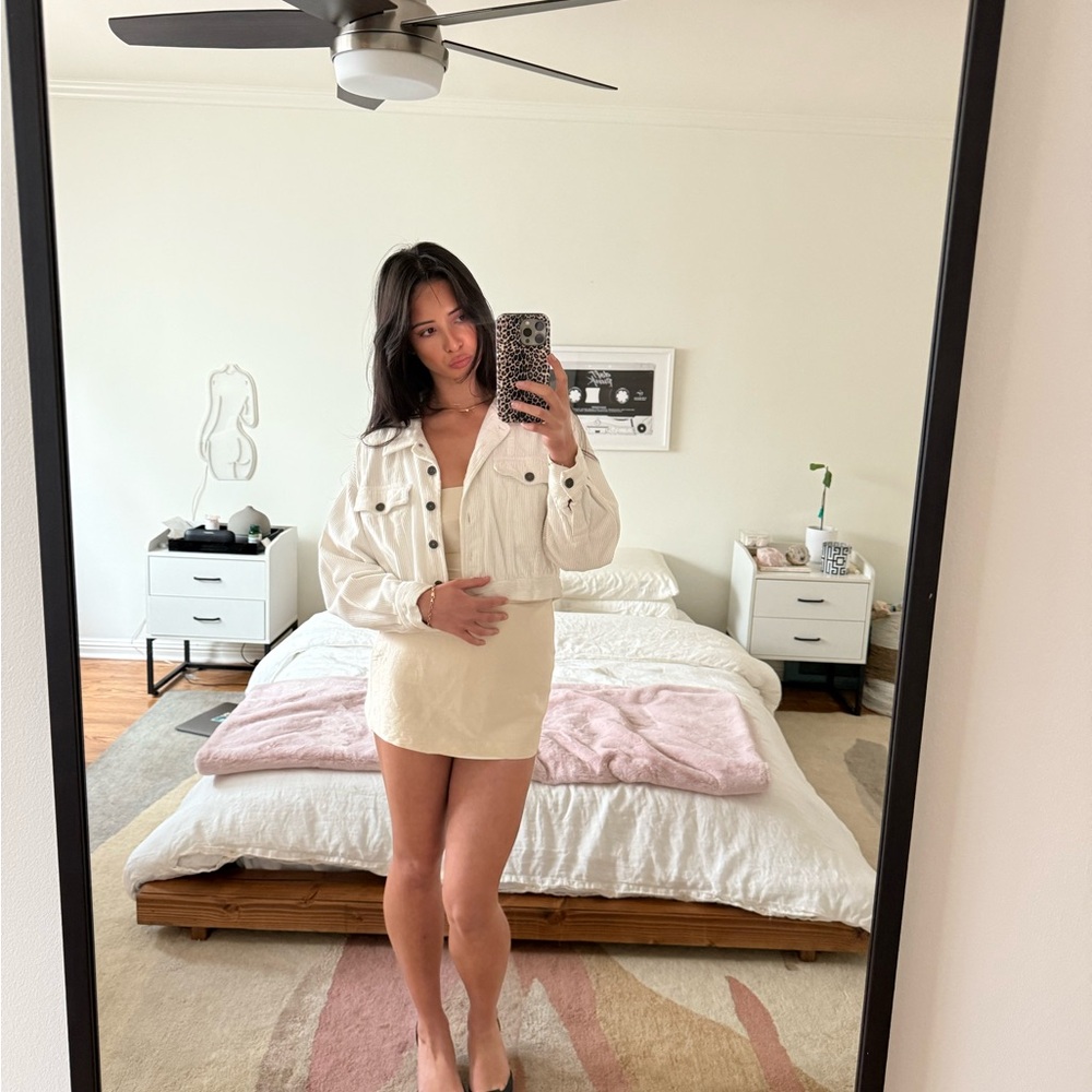 Cream Cropped Jacket - Picture 4 of 4